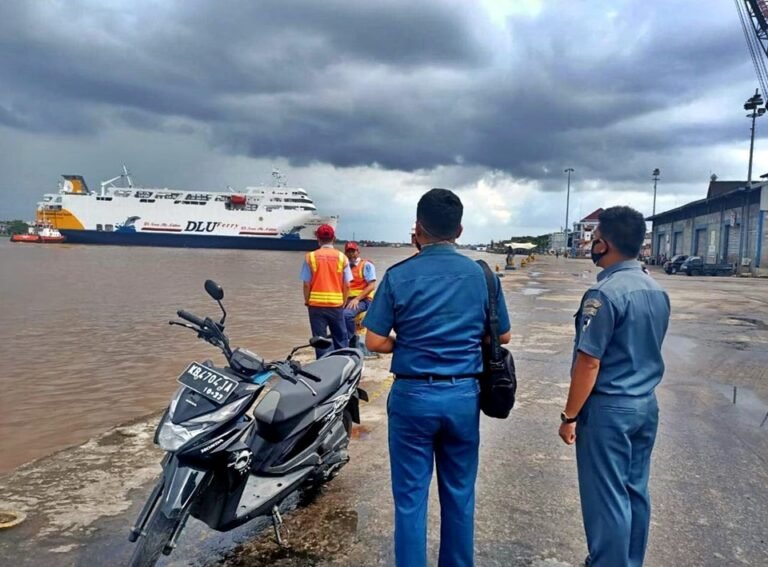 km dharma kartika vii -- jadwal kapal ferry 2025